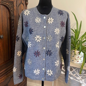 Lord‎ & Taylor 100% Wool Cardigan size PL